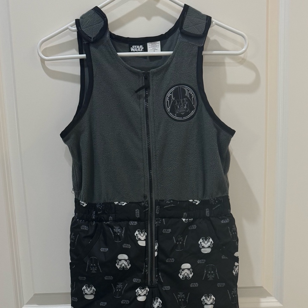 Disney Star Wars boys' snow bib overalls. Darth Vader and Stormtroopers Size M